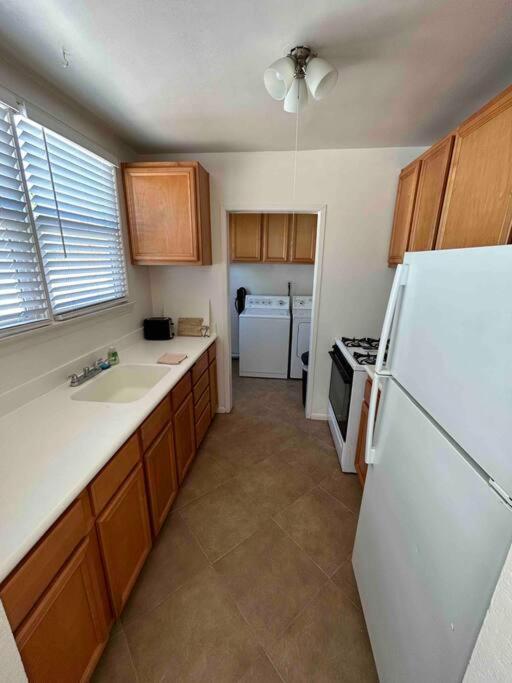 Entire Home By Newport Beach, Disneyland And Sna! Costa Mesa Eksteriør bilde